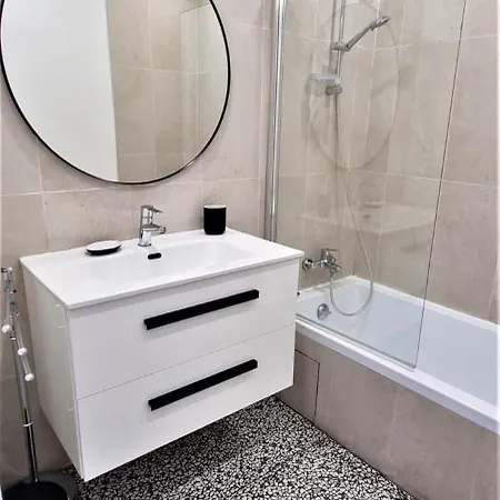 3 Rooms, Modern, Close To Beaches And Racecourse Apartamento *